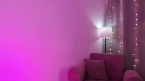 Snapshot of isabella_jones9 chatting on April 5, 2:42 am ISABELLA online show from April 5, 2:42 am