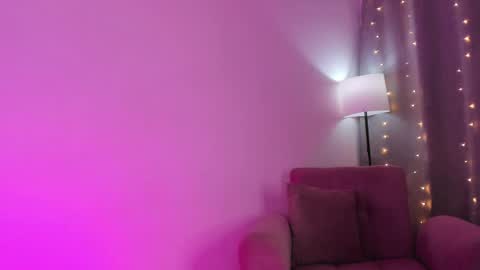 Snapshot of isabella_jones9 chatting on April 9, 1:27 am ISABELLA online show from April 9, 1:27 am