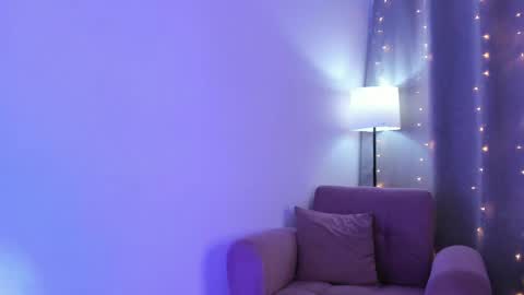 Snapshot of isabella_jones9 chatting on April 25, 12:35 am ISABELLA online show from April 25, 12:35 am