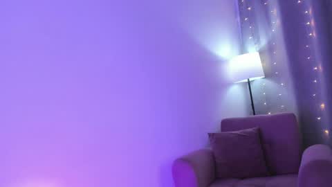 Snapshot of isabella_jones9 chatting on May 14, 2:51 am ISABELLA online show from May 14, 2:51 am
