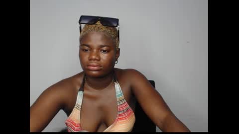 Snapshot of isabella_love7 chatting on March 10, 1:05 pm isabella online show from March 10, 1:05 pm