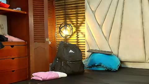 isabella_luxet online show from July 13, 12:08 pm