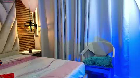 isabella_luxet online show from July 28, 3:21 pm