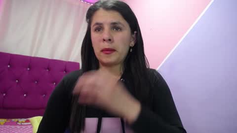 Snapshot of isabella_nice_ chatting on December 30, 12:54 am abby online show from December 30, 12:54 am