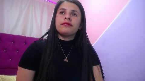 Snapshot of isabella_nice_ chatting on January 22, 2:04 am abby online show from January 22, 2:04 am