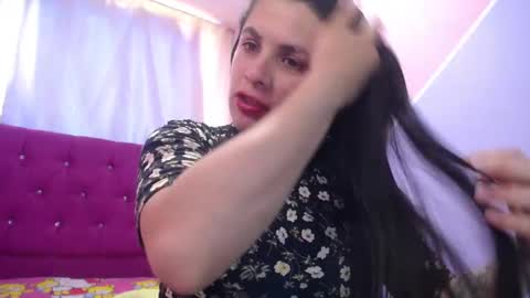 Snapshot of isabella_nice_ chatting on February 6, 3:20 pm abby online show from February 6, 3:20 pm