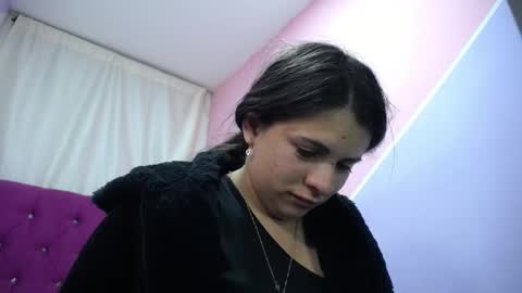 Snapshot of isabella_nice_ chatting on October 6, 11:57 pm abby online show from October 6, 11:57 pm