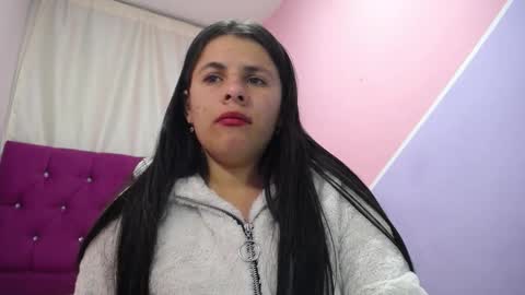 Snapshot of isabella_nice_ chatting on November 6, 11:48 pm abby online show from November 6, 11:48 pm