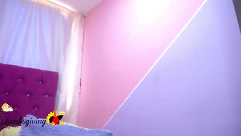 Snapshot of isabella_nice_ chatting on November 18, 2:54 pm abby online show from November 18, 2:54 pm