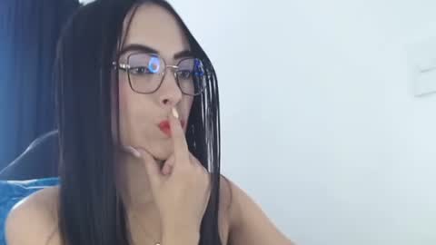 Snapshot of isabella_piercee chatting on June 22, 7:33 pm isabella_piercee online show from June 22, 7:33 pm