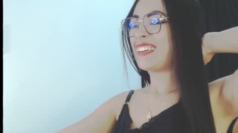 Snapshot of isabella_piercee chatting on June 24, 11:15 pm isabella_piercee online show from June 24, 11:15 pm