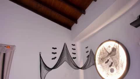 isabella_rosssi1 online show from October 19, 5:02 pm