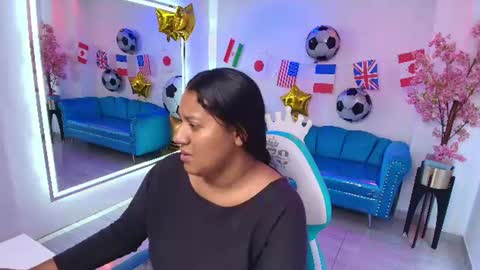Snapshot of isabella_rows chatting on June 16, 7:38 pm Isabella online show from June 16, 7:38 pm