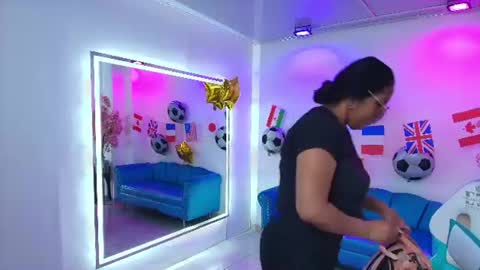 Isabella  online show from July 11, 7:49 pm