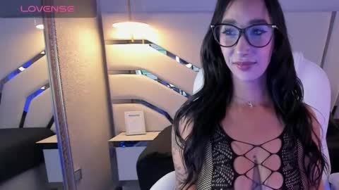 Isa  online show from December 21, 8:49 pm