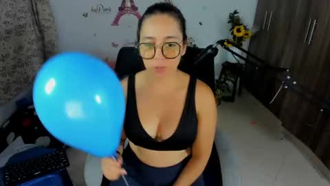 Snapshot of isabella_sweett_ chatting on May 18, 2:18 am Isabella online show from May 18, 2:18 am