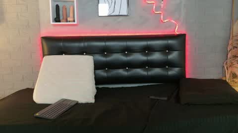 isabella_tayllor_ online show from April 26, 8:50 pm