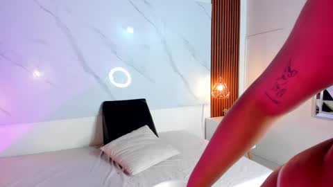 isabella zc online show from October 10, 8:08 pm