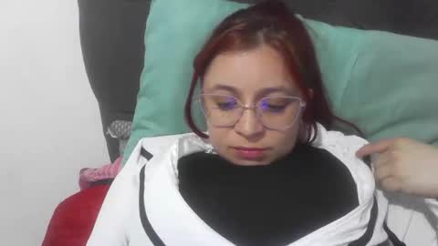 Snapshot of isabellaa_hills_ chatting on October 21, 9:59 pm isabellaa_hills_ online show from October 21, 9:59 pm