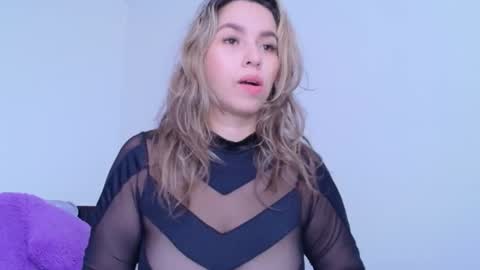 isabellaa_smith03 online show from June 6, 9:30 pm