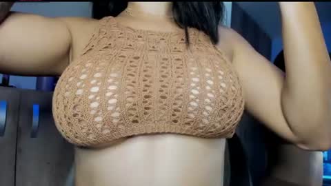 Snapshot of isabellabeker_ chatting on July 19, 8:12 pm ISABEL online show from July 19, 8:12 pm