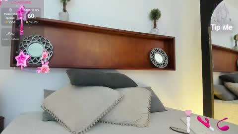 Isa  online show from March 26, 1:17 pm