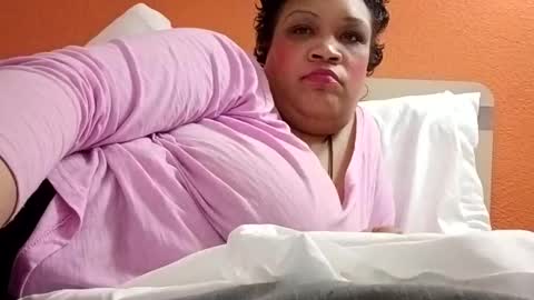 Snapshot of isabellacloverlove chatting on February 13, 11:34 pm Isabella online show from February 13, 11:34 pm