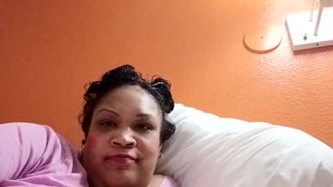 Snapshot of isabellacloverlove chatting on February 15, 1:46 am Isabella online show from February 15, 1:46 am