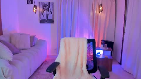 ISABELLA  online show from June 28, 8:26 pm