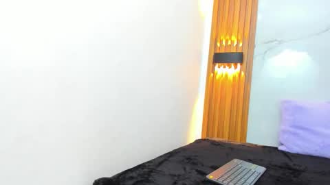 Snapshot of isabellamonet chatting on November 14, 11:09 am isabellamonet online show from November 14, 11:09 am