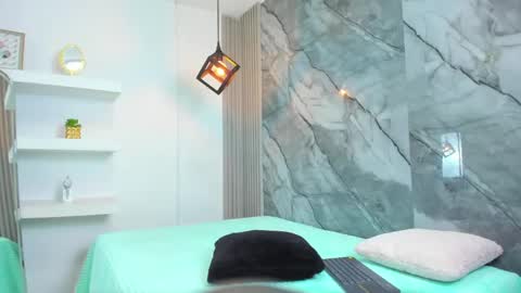 isabellamonet online show from May 8, 8:03 pm