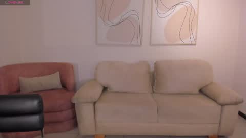 Isabella Moretti online show from June 12, 4:44 am