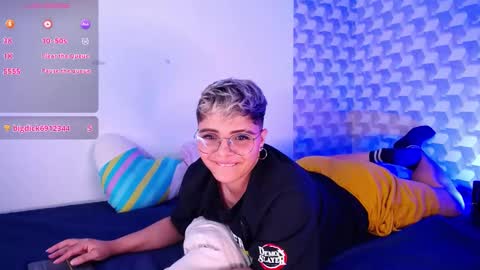 Isabella Mout  online show from February 2, 11:32 pm