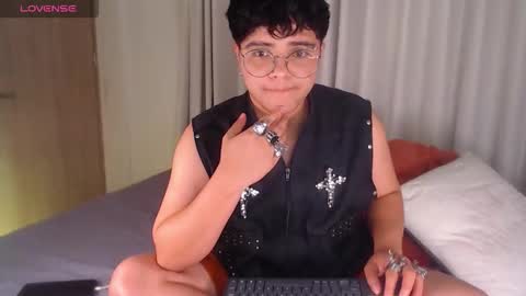 Isabella Mout  online show from March 14, 9:53 pm