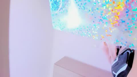 ISABELLA online show from March 25, 8:20 am