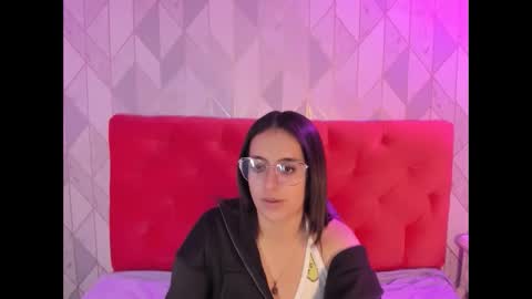 Snapshot of isabellarouseet chatting on December 2, 5:35 am Isabella online show from December 2, 5:35 am