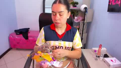 isebella online show from July 7, 2:10 pm