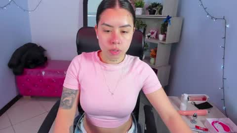 isebella online show from August 3, 1:49 pm