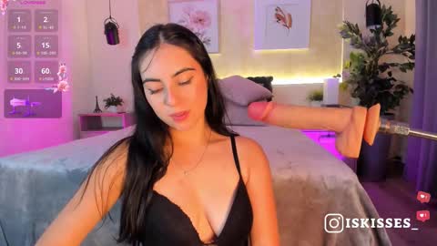 Snapshot of isabellasweet__ chatting on March 11, 4:18 am online show from March 11, 4:18 am