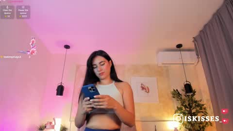 Snapshot of isabellasweet__ chatting on April 16, 3:51 am online show from April 16, 3:51 am