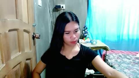 Snapshot of isabelle_amore chatting on March 5, 8:32 am Ysa online show from March 5, 8:32 am