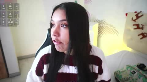 Snapshot of isabelle_lane chatting on December 17, 12:33 pm online show from December 17, 12:33 pm