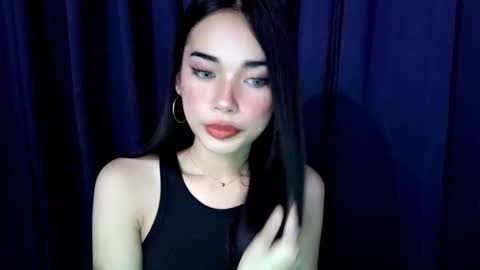 Isabelle online show from November 19, 3:01 pm