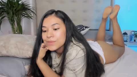 Snapshot of isabellediaz chatting on February 11, 9:53 am Isabelle Diaz online show from February 11, 9:53 am