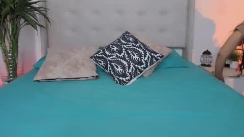 Snapshot of isabellediaz chatting on February 25, 7:09 am Isabelle Diaz online show from February 25, 7:09 am