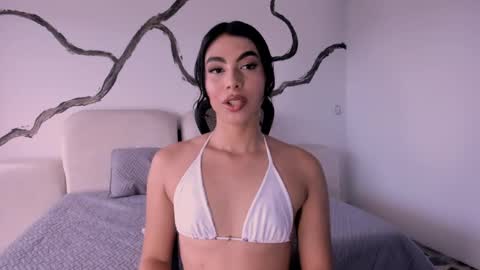 Snapshot of isabellefoxx chatting on February 11, 9:03 pm Isa online show from February 11, 9:03 pm