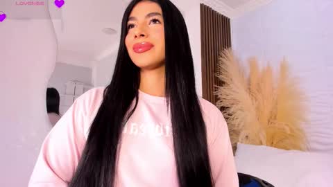 Isa online show from February 1, 10:30 pm