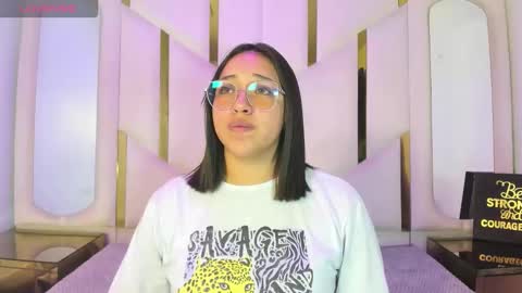 Snapshot of isabellrodriguez18 chatting on March 4, 3:01 am isabellrodriguez18 online show from March 4, 3:01 am