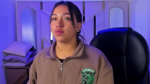 Snapshot of isabellrodriguez18 chatting on March 7, 4:09 am isabellrodriguez18 online show from March 7, 4:09 am