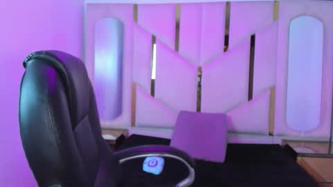 Snapshot of isabellrodriguez18 chatting on March 13, 3:57 am isabellrodriguez18 online show from March 13, 3:57 am